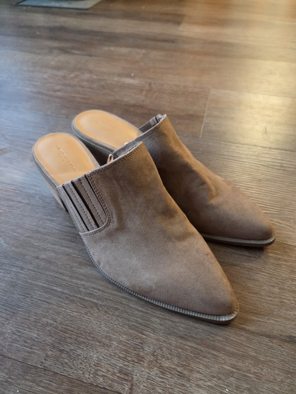 American Eagle Outfitters Taupe Suede Slip on Mule Heels Womens size 10 - Picture 4 of 9